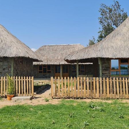 Mweiga Le Tai Village Resort Near Solio Game Reserve מראה חיצוני תמונה