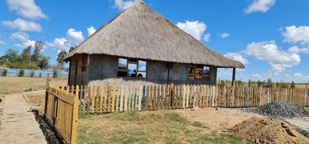 Mweiga Le Tai Village Resort Near Solio Game Reserve מראה חיצוני תמונה