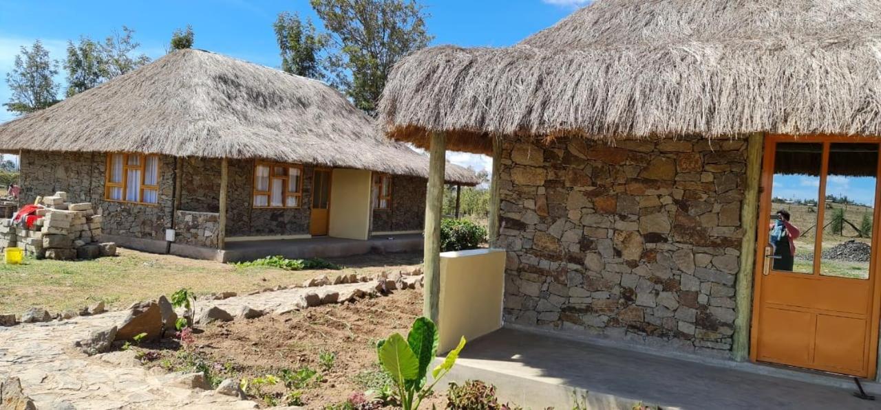 Mweiga Le Tai Village Resort Near Solio Game Reserve מראה חיצוני תמונה