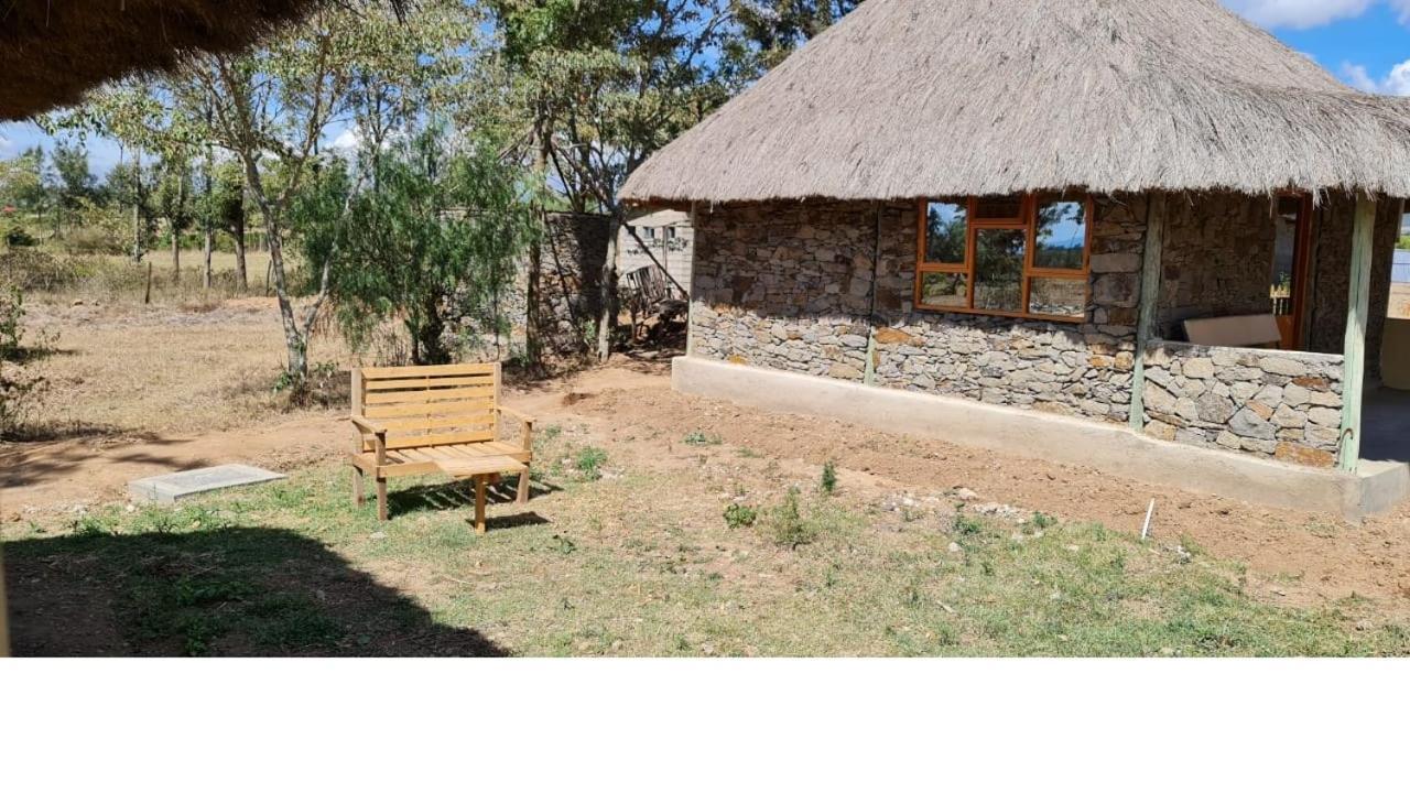 Mweiga Le Tai Village Resort Near Solio Game Reserve מראה חיצוני תמונה