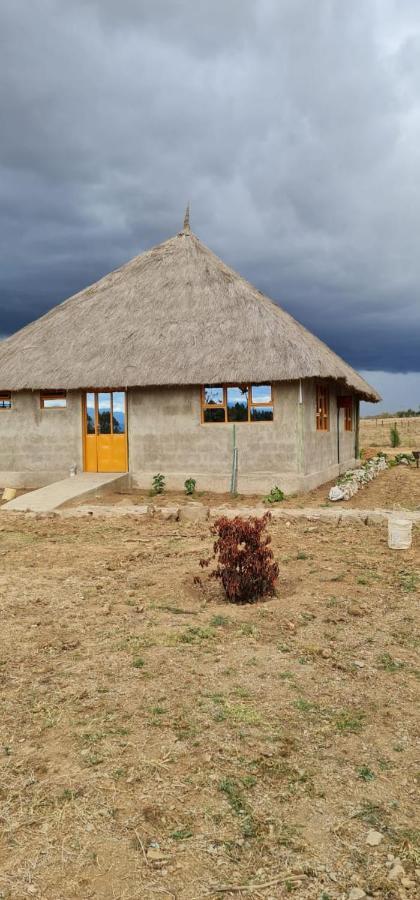 Mweiga Le Tai Village Resort Near Solio Game Reserve מראה חיצוני תמונה