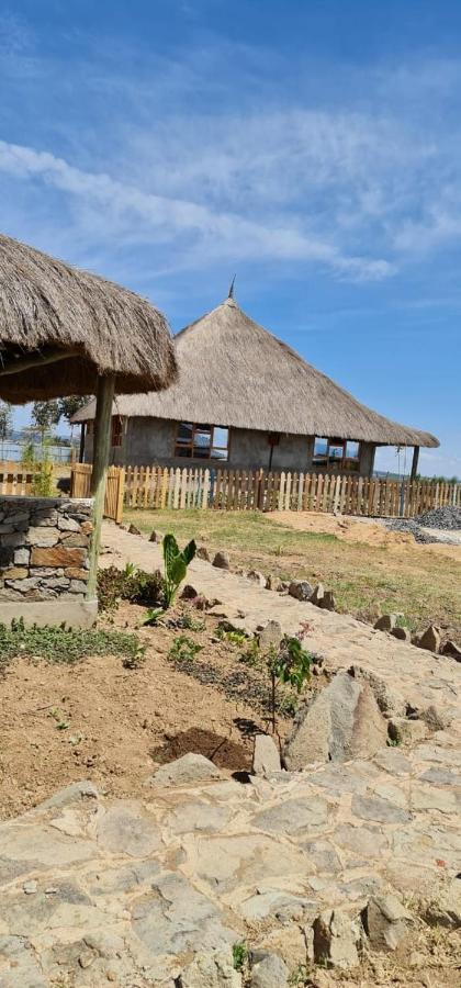 Mweiga Le Tai Village Resort Near Solio Game Reserve מראה חיצוני תמונה