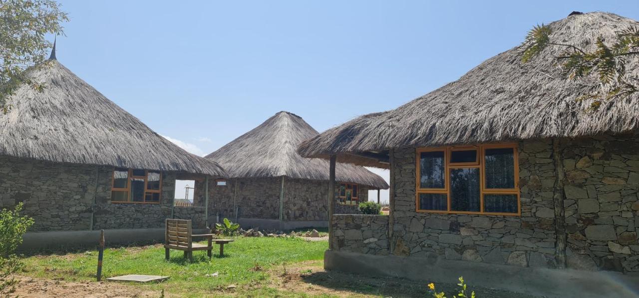 Mweiga Le Tai Village Resort Near Solio Game Reserve מראה חיצוני תמונה
