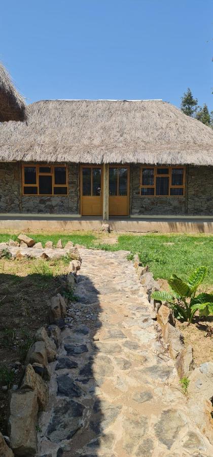Mweiga Le Tai Village Resort Near Solio Game Reserve מראה חיצוני תמונה
