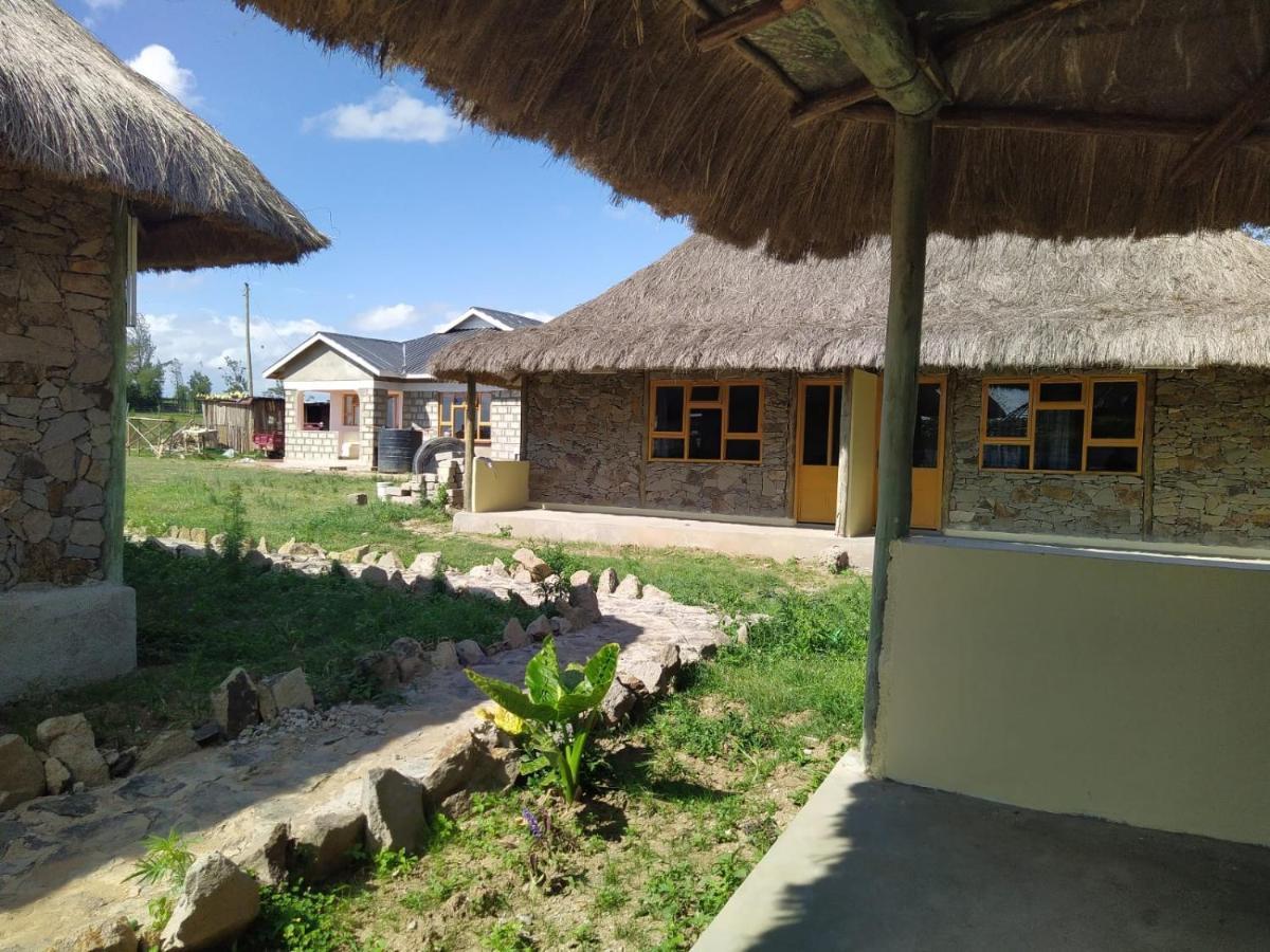 Mweiga Le Tai Village Resort Near Solio Game Reserve מראה חיצוני תמונה
