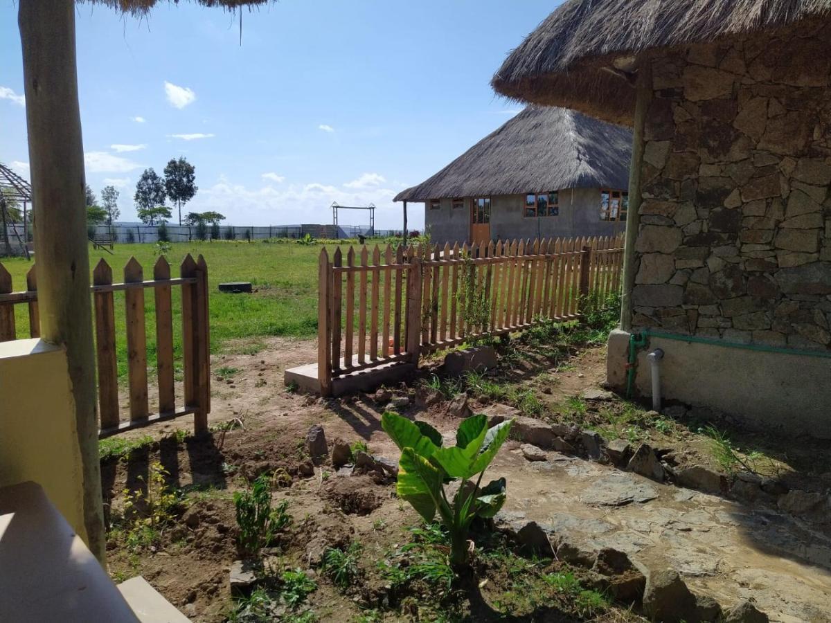 Mweiga Le Tai Village Resort Near Solio Game Reserve מראה חיצוני תמונה