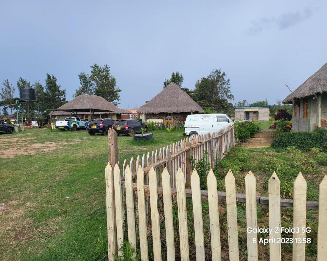 Mweiga Le Tai Village Resort Near Solio Game Reserve מראה חיצוני תמונה