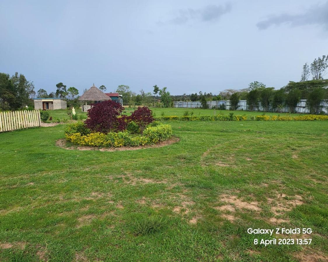 Mweiga Le Tai Village Resort Near Solio Game Reserve מראה חיצוני תמונה