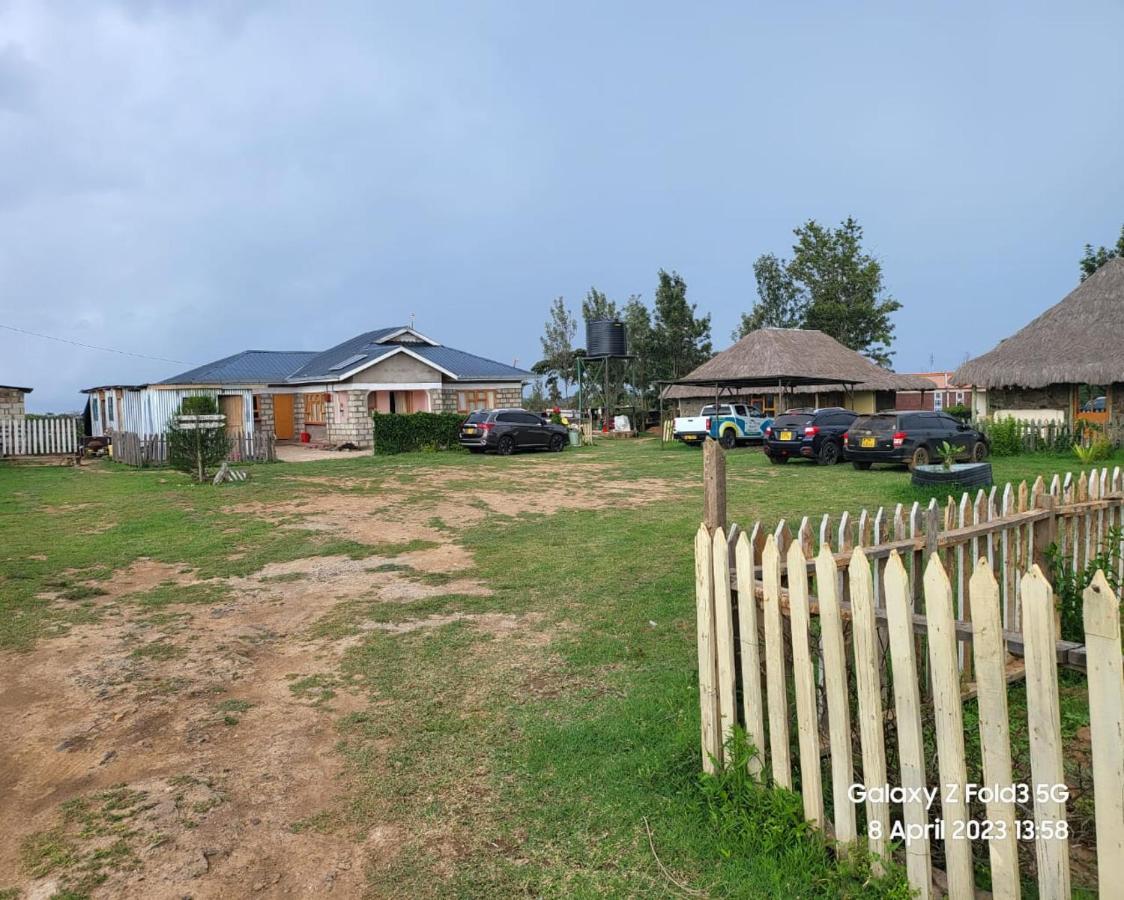 Mweiga Le Tai Village Resort Near Solio Game Reserve מראה חיצוני תמונה