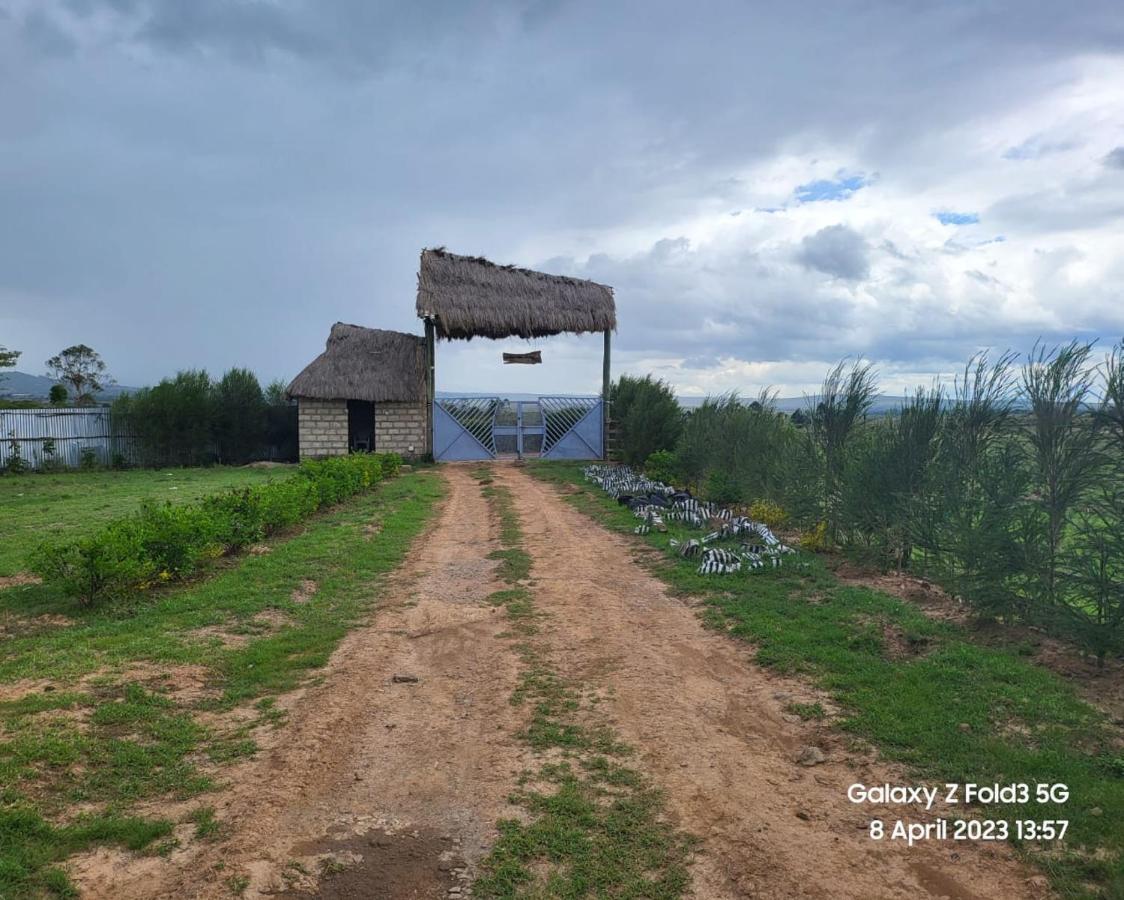 Mweiga Le Tai Village Resort Near Solio Game Reserve מראה חיצוני תמונה