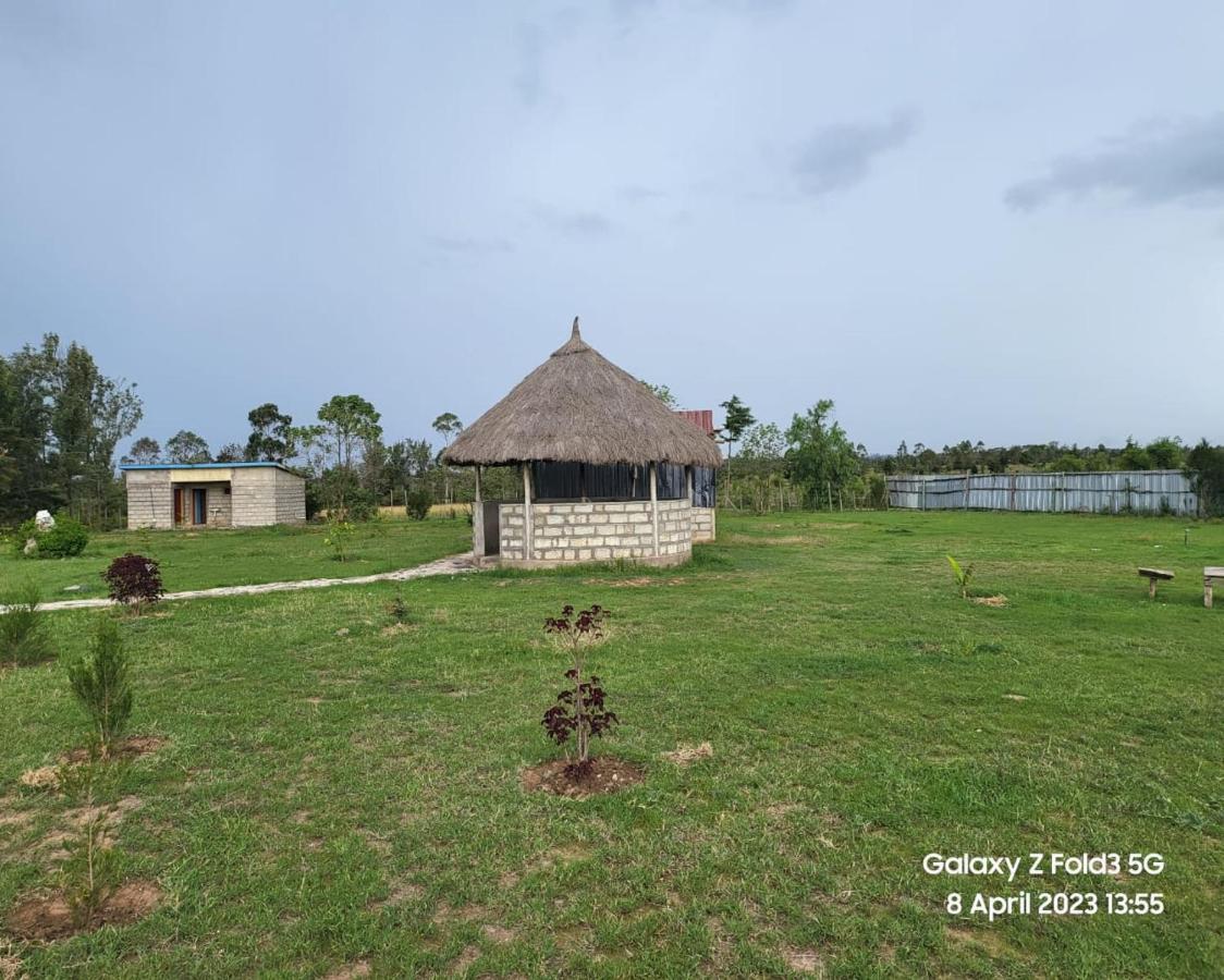 Mweiga Le Tai Village Resort Near Solio Game Reserve מראה חיצוני תמונה