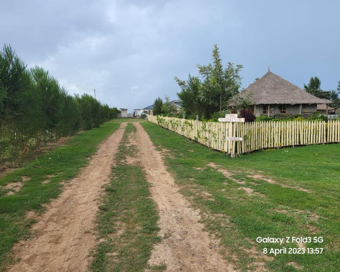 Mweiga Le Tai Village Resort Near Solio Game Reserve מראה חיצוני תמונה