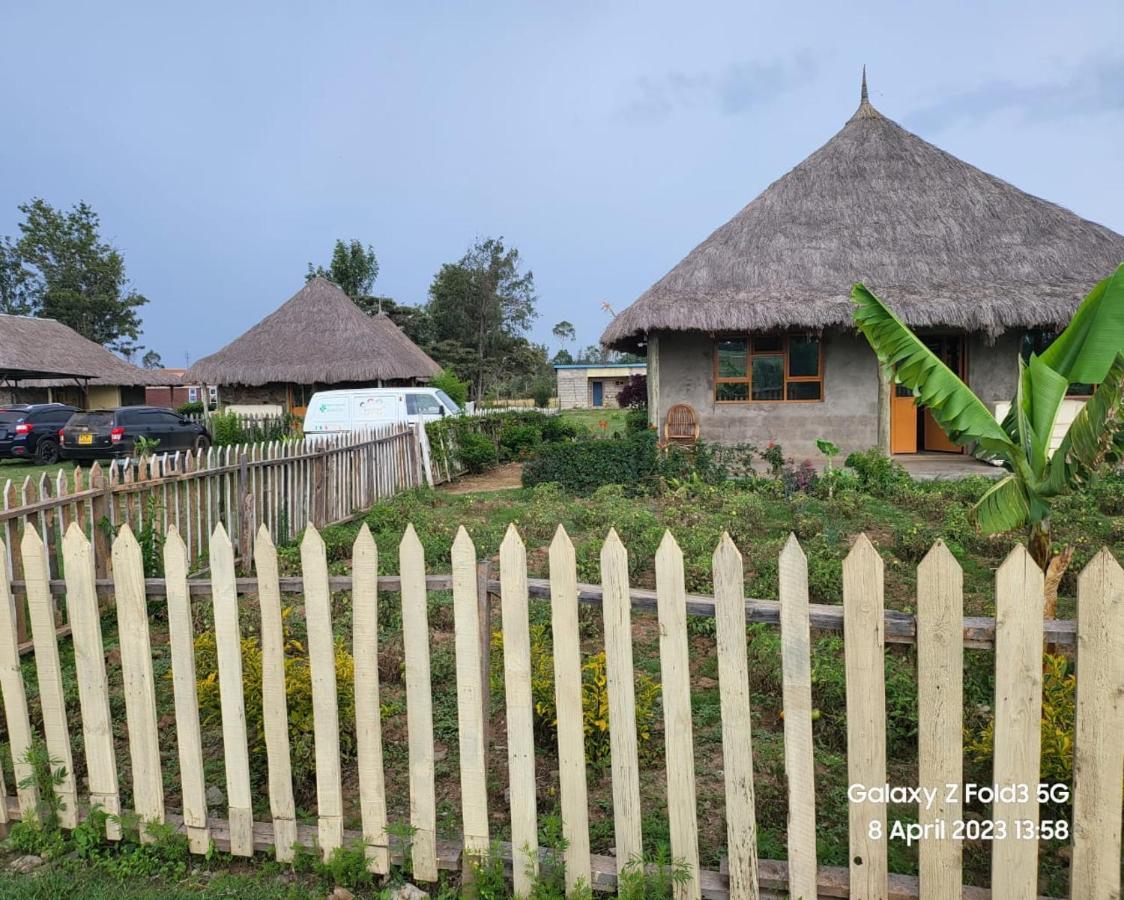 Mweiga Le Tai Village Resort Near Solio Game Reserve מראה חיצוני תמונה
