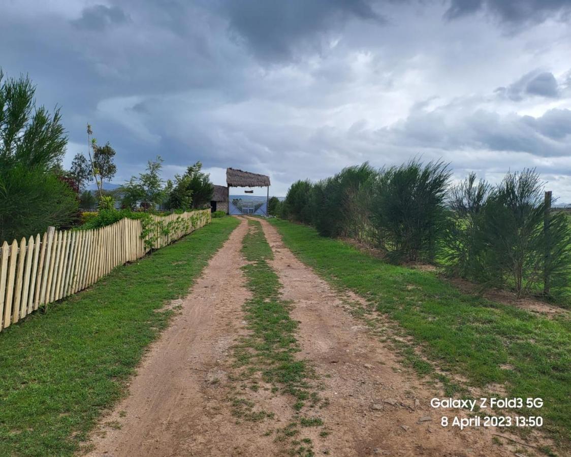 Mweiga Le Tai Village Resort Near Solio Game Reserve מראה חיצוני תמונה