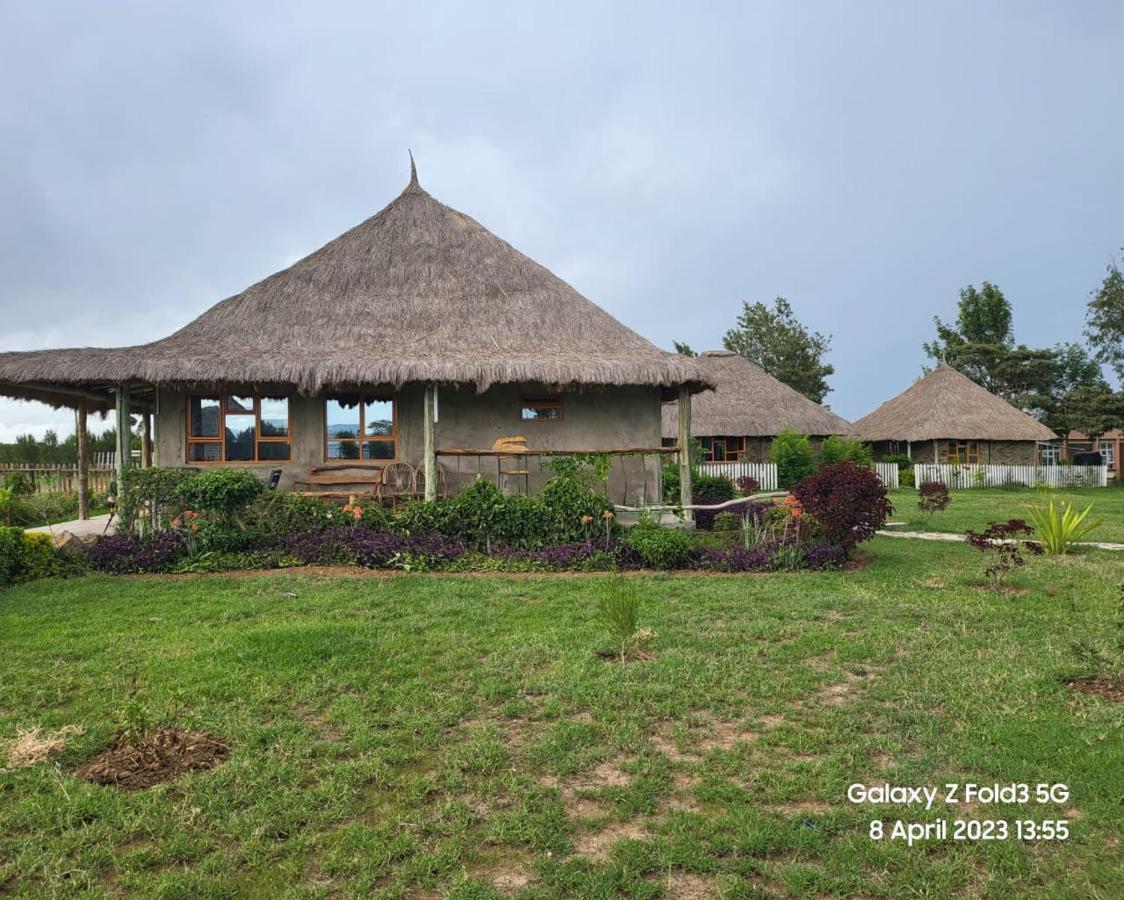 Mweiga Le Tai Village Resort Near Solio Game Reserve מראה חיצוני תמונה