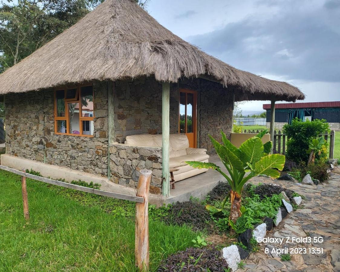 Mweiga Le Tai Village Resort Near Solio Game Reserve מראה חיצוני תמונה